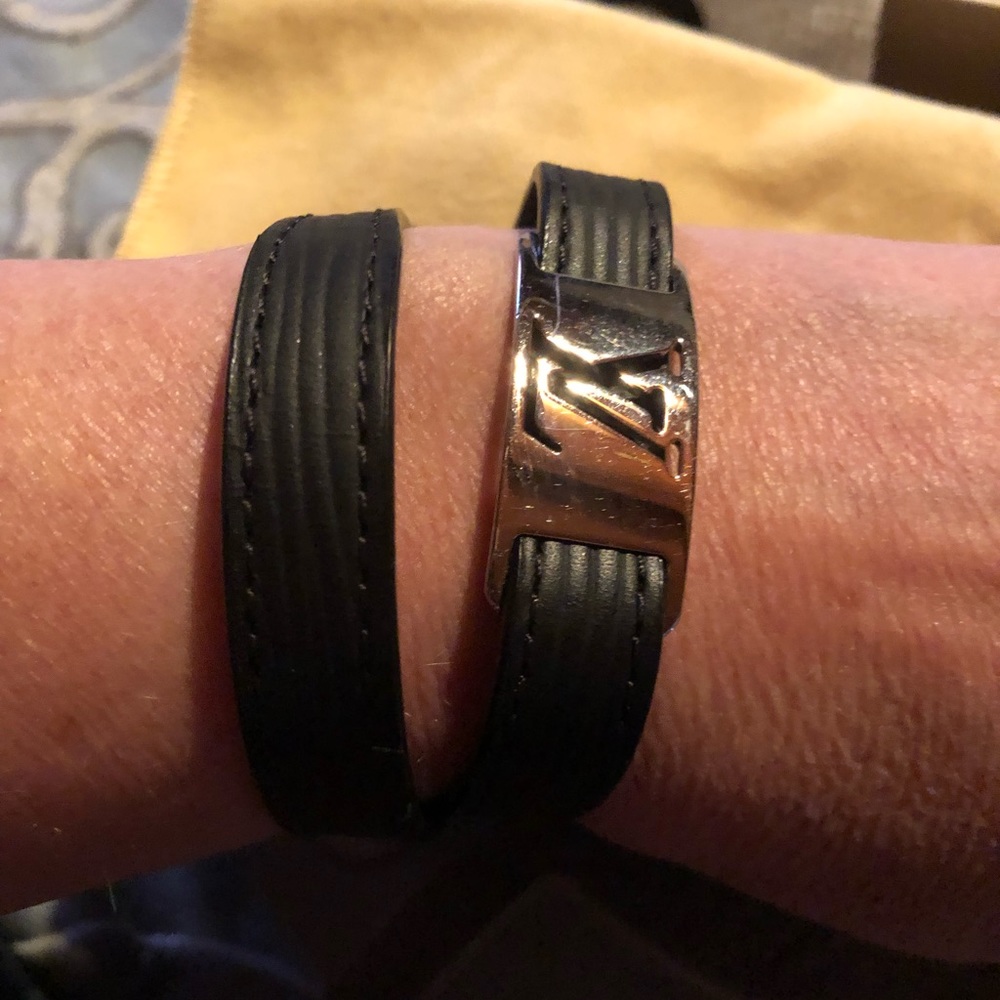 Louis Vuitton Bracelet Damier Graphite Sign IT LV Plate